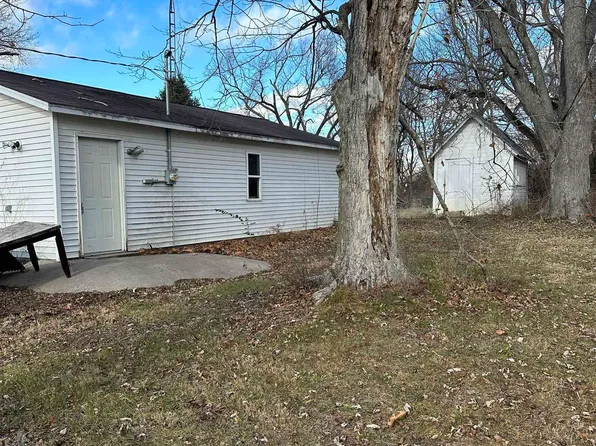 113 E Harrison St, London Mills, IL 61544