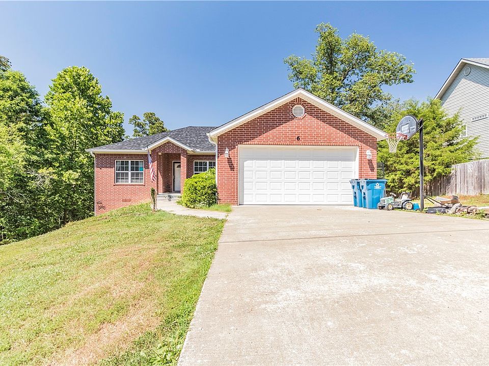 1st image of 6 Hanover Dr