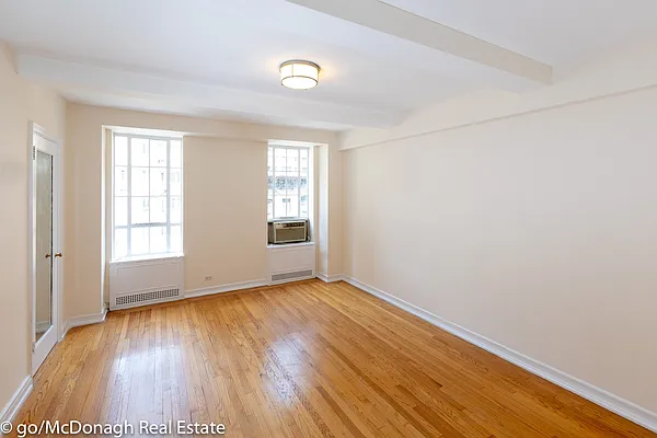 Rented by McDonagh Real Estate | media 29