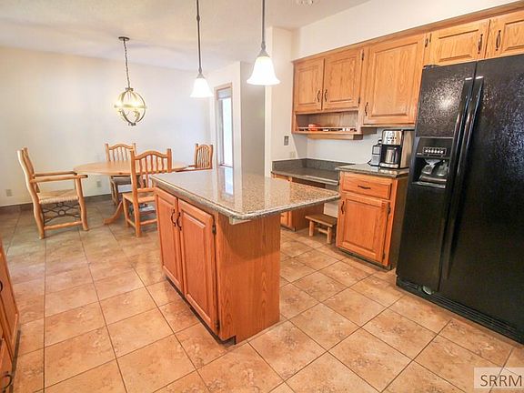 4th image of 2903 Bluebird Ln