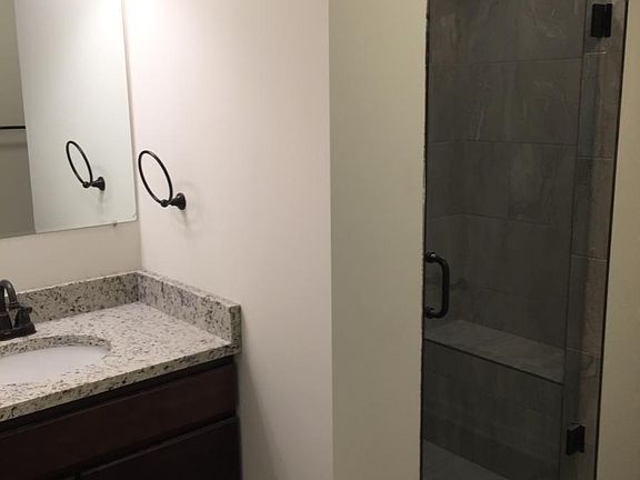 4th image of 99-00 Pine St #303