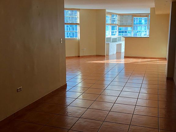 3rd image of 999 Brickell Bay Dr APT 1708