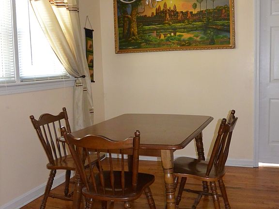 4th image of 2901 Preston Ave