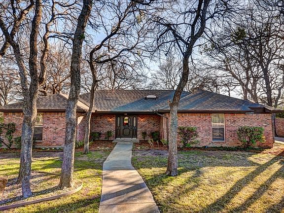 4th image of 708 Saddlebrook Dr S