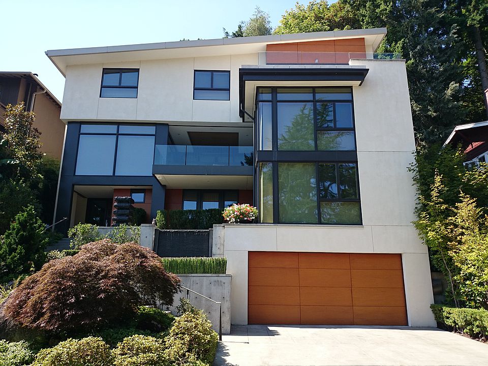 2nd image of 711 39th Ave