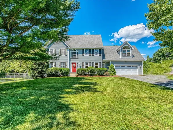 14 Blossom Cir, Natick, MA 01760