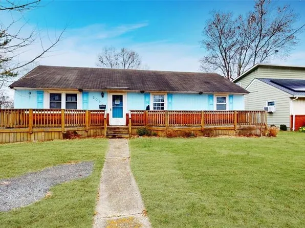 209 Patrician Dr, Hampton, VA 23666