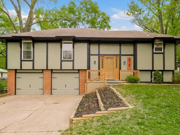 813 NE 114th St, Kansas City, MO 64155