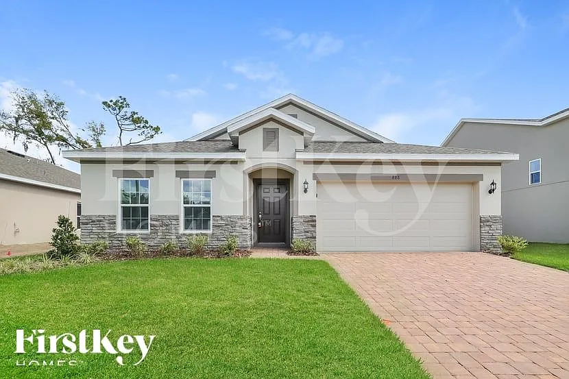 888 Avenal Ln