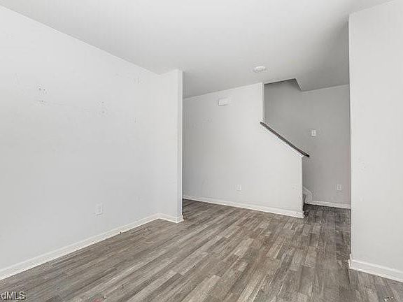 4th image of 3813 Miller Dr