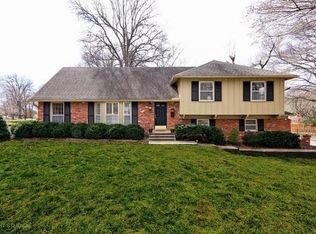 3901 W 100th Ter, Overland Park, KS 66207