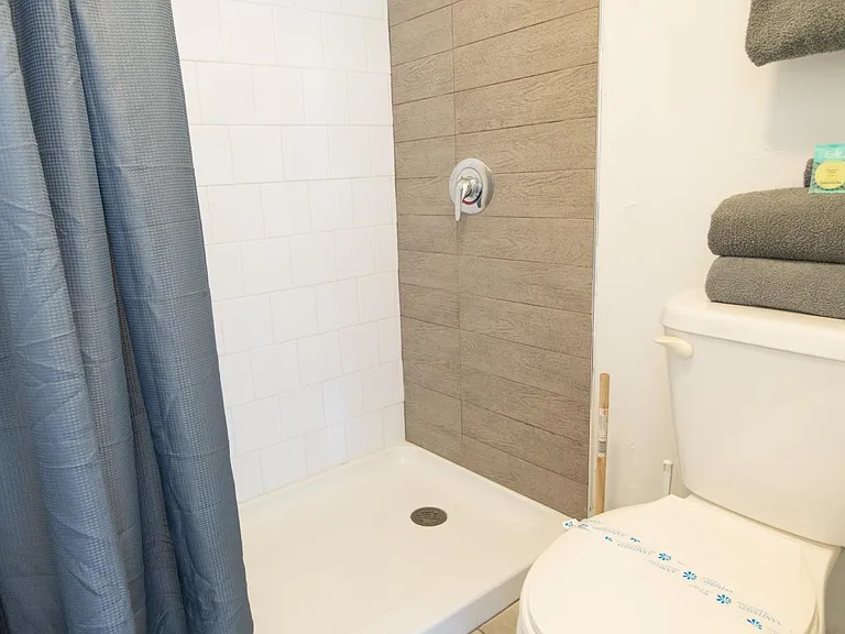 1400 NW 3rd St #6 — Photo 9