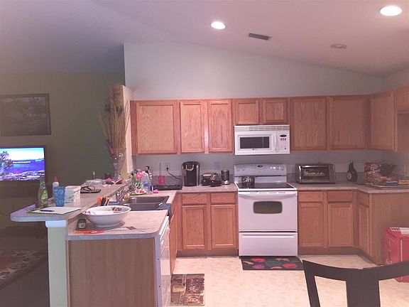 2nd image of 8535 105th Ave