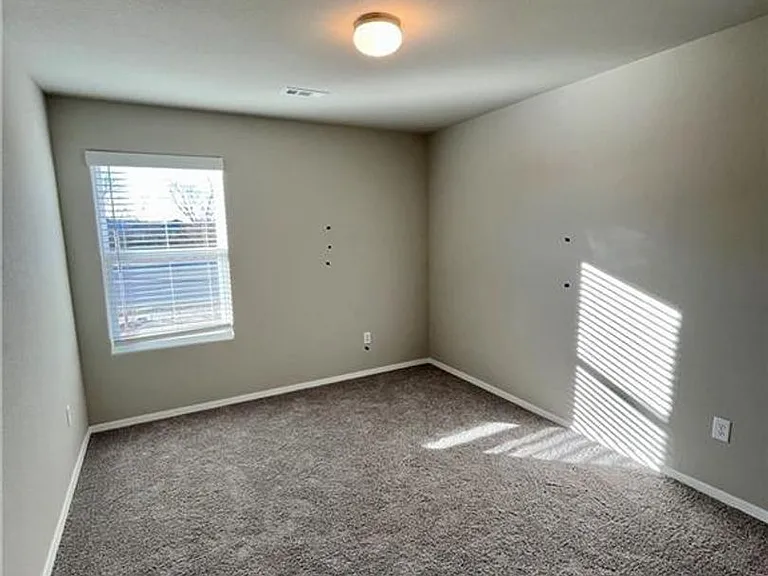 909 E Egret Rd — Photo 11