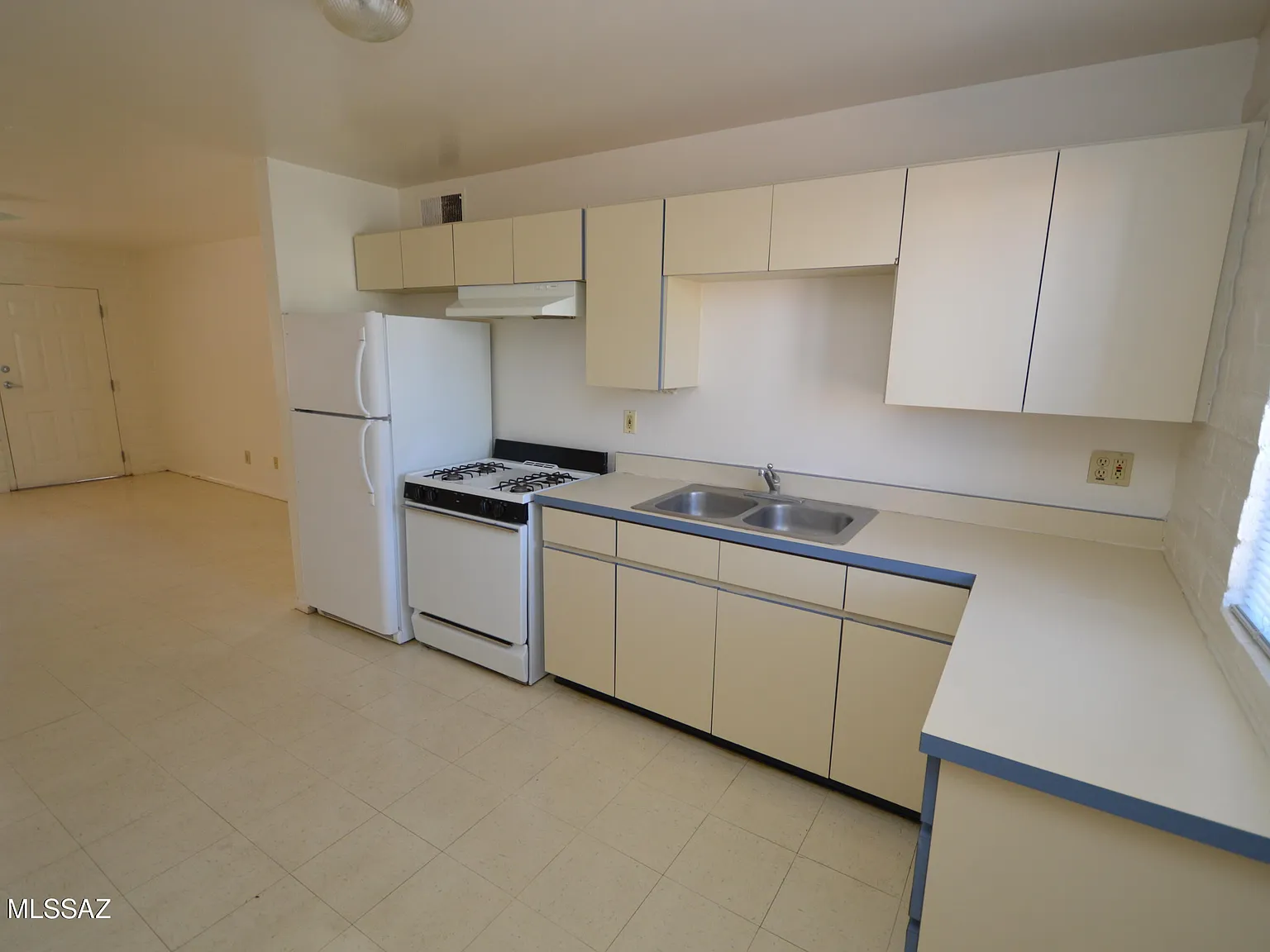 2 bed, 1.0 bath, 868 sqft, $995 — Photo 4