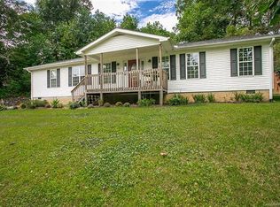 61 Rhododendron Dr, Brevard, NC 28712