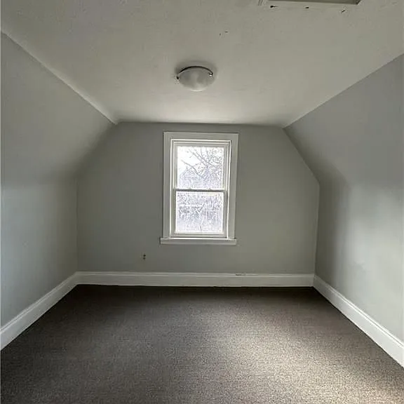 31 McKinstry St — Photo 11