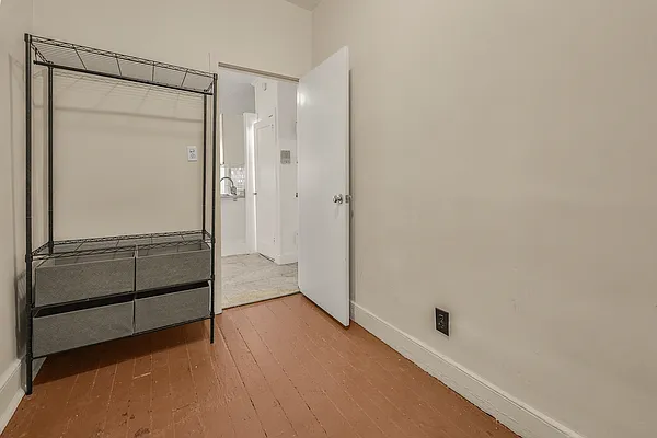 Rented by Charney Real Estate LLC | media 23