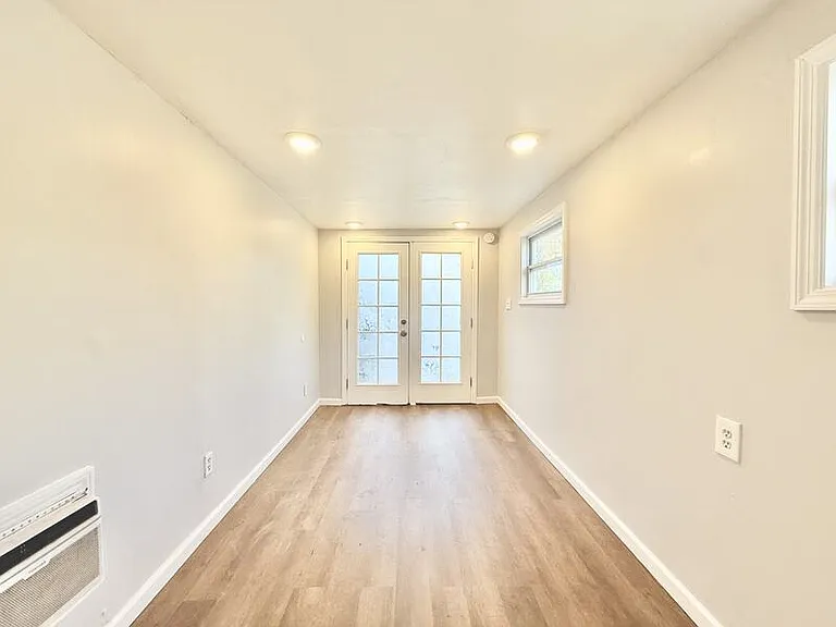 713 Smith St — Photo 32