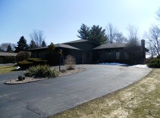 2947 E Cedar Ln, Crete, IL 60417