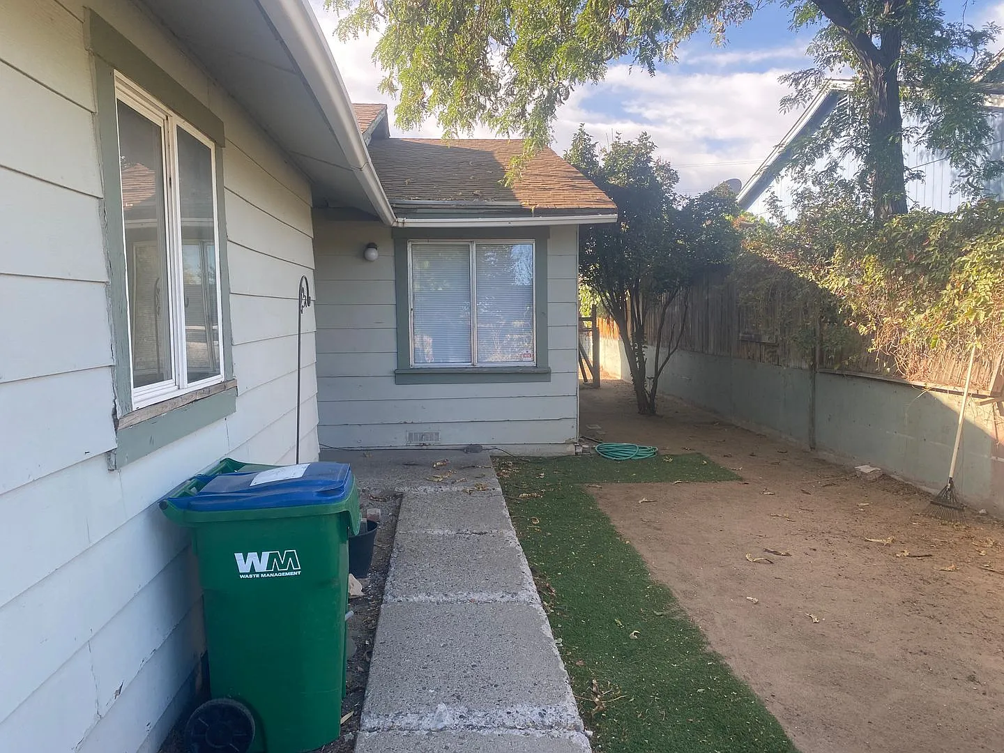 Stead 3 Bedroom 2 Bath - Private Yard — Photo 2