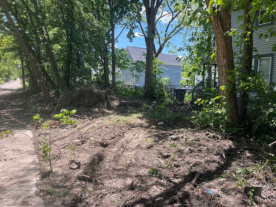 2nd image of 2115 E Michigan St