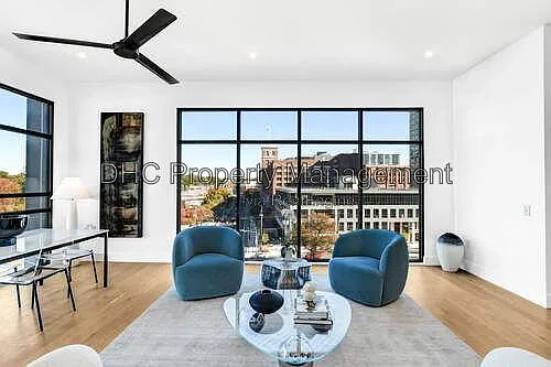 2 bed, 1.5 bath, 1048 sqft, $3,500 — Photo 3