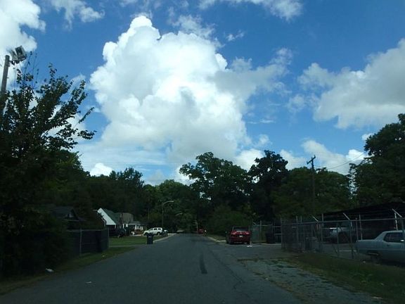 Exterior Neighborhood (street photo)