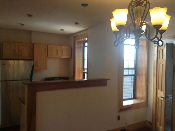 2nd image of 146 Lexington Ave