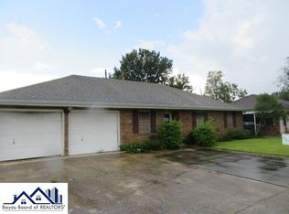 1412 Cottage Dr, Houma, LA 70360