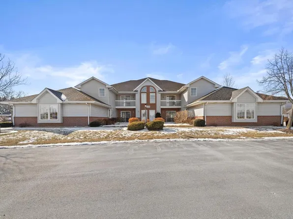 1270 Village Centre DRIVE #6, Kenosha, WI 53144