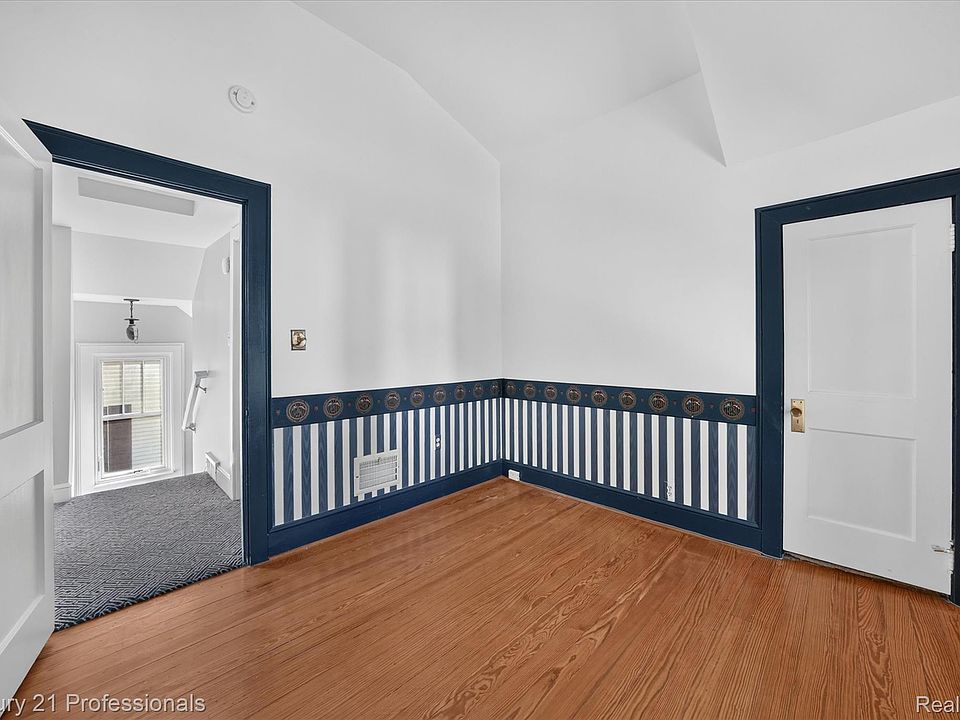234 N Rogers St, photo 25