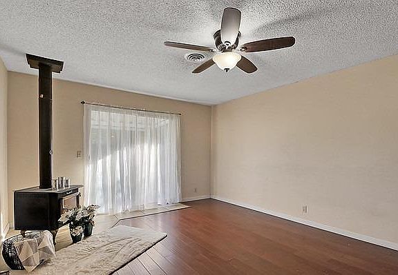 2nd image of 1629 E Lake Ct