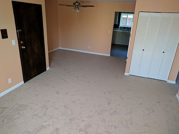 5th image of 677 Marilyn Ave APT D