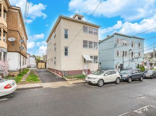 8 Riverview Pl, Chicopee, MA 01013