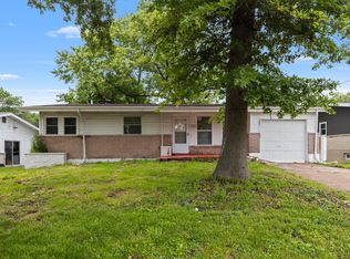 2371 Vorhof Dr, Saint Louis, MO 63136