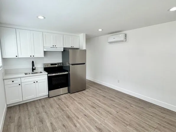 2264 San Anseline Ave #7, Long Beach, CA 90815
