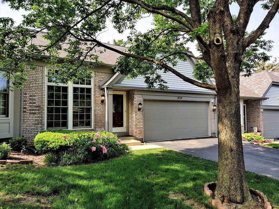438 Orleans Ave -- Exterior