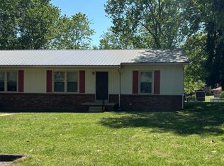 1605 Sundown Dr #B, Lawrenceburg, TN 38464