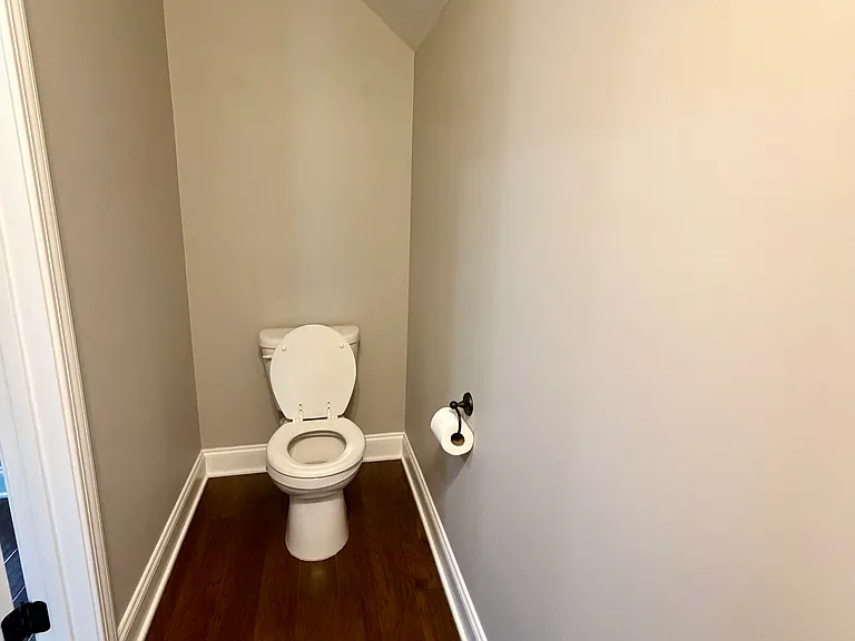 235 Claremont Ct — Photo 19