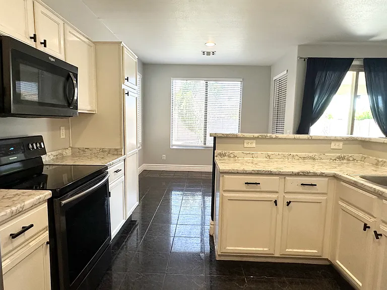 2811 E Tyson St — Photo 5