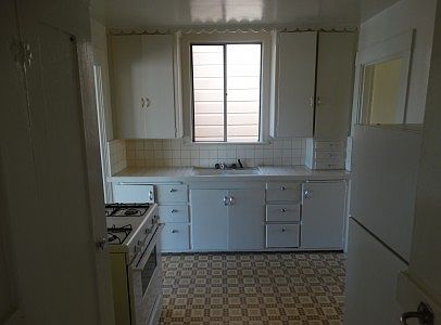 4th image of 304 Oriente St