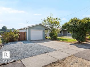 1817 Lillian St, Medford, OR 97501