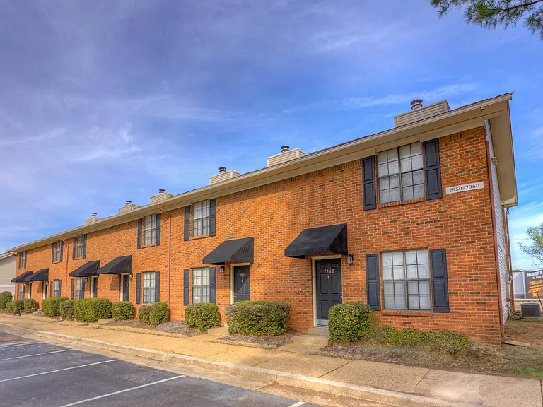 Cordova Creek Apartments — Photo 11