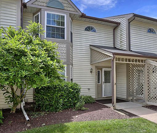 2nd image of 34 Shady Ln #U-0005