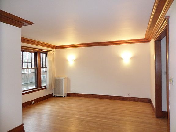 5th image of 1338 W Birchwood Ave #1