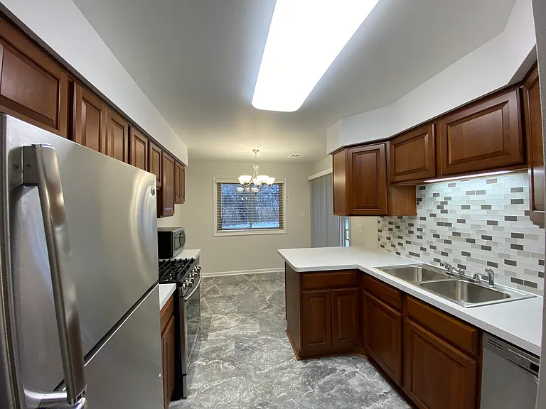 905 Knottingham Dr #1A — Photo 9