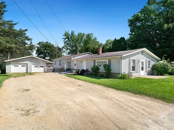 211 E 5th St, Byron, IL 61010