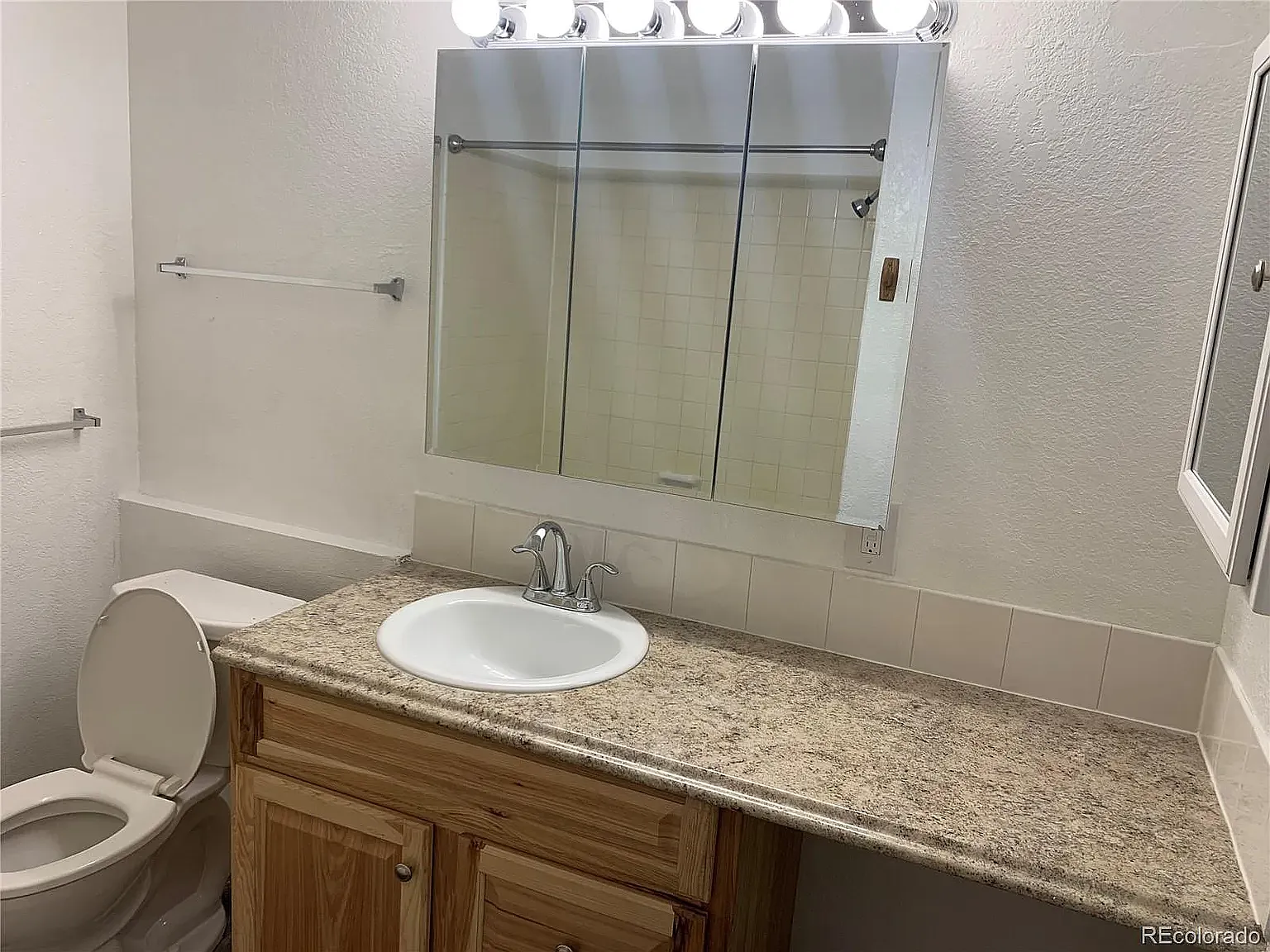 2 bed, 952 sqft, $1,450 — Photo 2