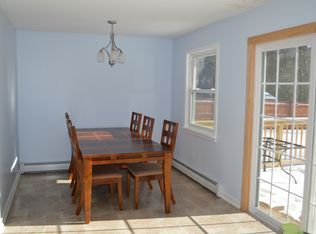 90 McIntosh Dr, Pittsfield, MA 01201